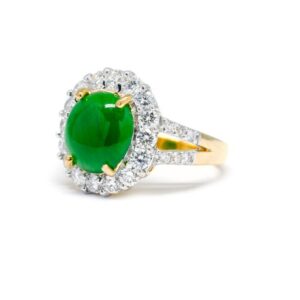 Emerald stone with gold ring